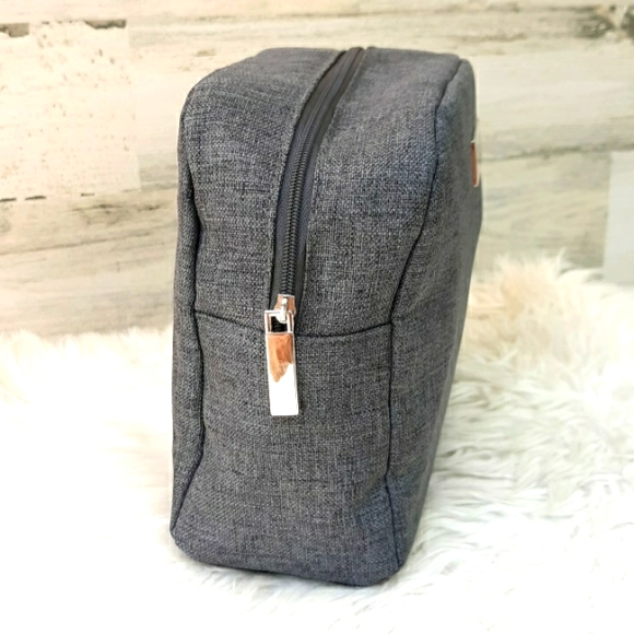 NWOT BVLGARI PARFUMS UNISEX TOILETRY/SHAVE KIT BAG - Picture 3 of 9